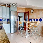 Luminoso Atico Con Terraza, Irun, Parking, 4pax