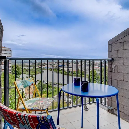 Luminoso Atico Con Terraza, Irun, Parking, 4pax Apartmán