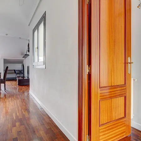 Apartmán Luminoso Atico Con Terraza, Irun, Parking, 4pax *