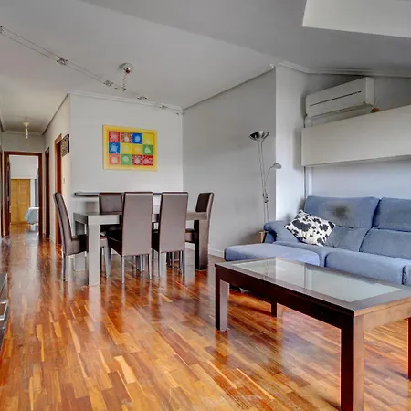 Apartmán Luminoso Atico Con Terraza, Irun, Parking, 4pax *