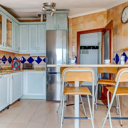 Luminoso Atico Con Terraza, Irun, Parking, 4pax Apartamento Irun