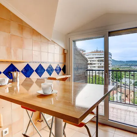 Apartamento Luminoso Atico Con Terraza, Irun, Parking, 4pax *