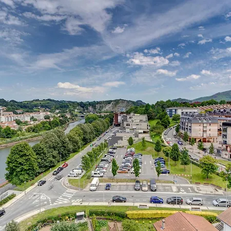 Luminoso Atico Con Terraza, Irun, Parking, 4pax Apartament *