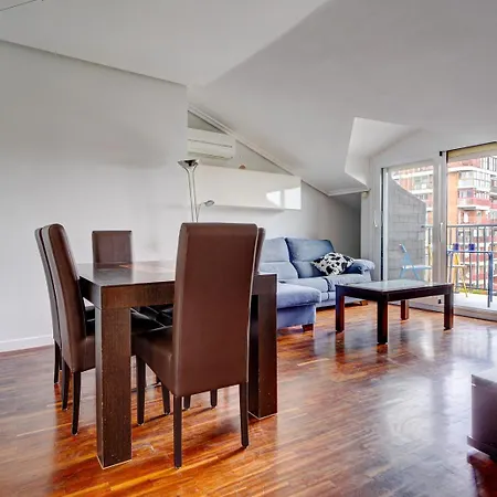 Luminoso Atico Con Terraza, Irun, Parking, 4pax Apartmán *