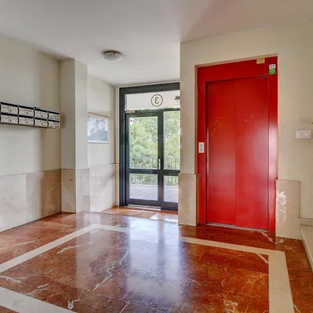 Apartman Luminoso Atico Con Terraza, Irun, Parking, 4pax Irún
