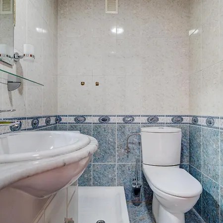 Luminoso Atico Con Terraza, Irun, Parking, 4pax * Irun