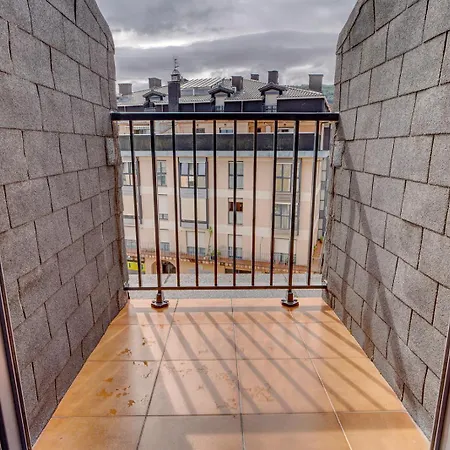 Apartment Luminoso Atico Con Terraza, Irun, Parking, 4pax