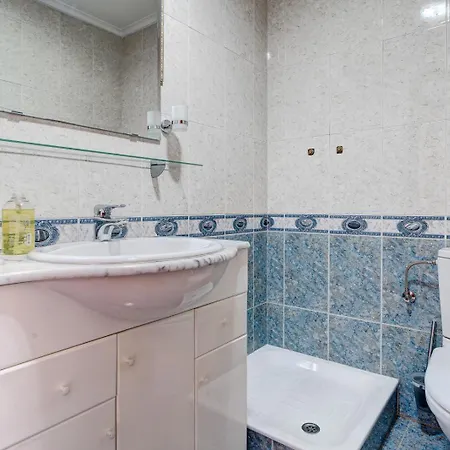 Luminoso Atico Con Terraza, Irun, Parking, 4pax * Ирун